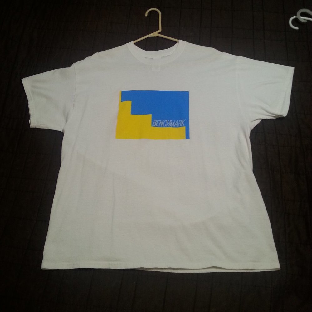 Benchmark shirt white